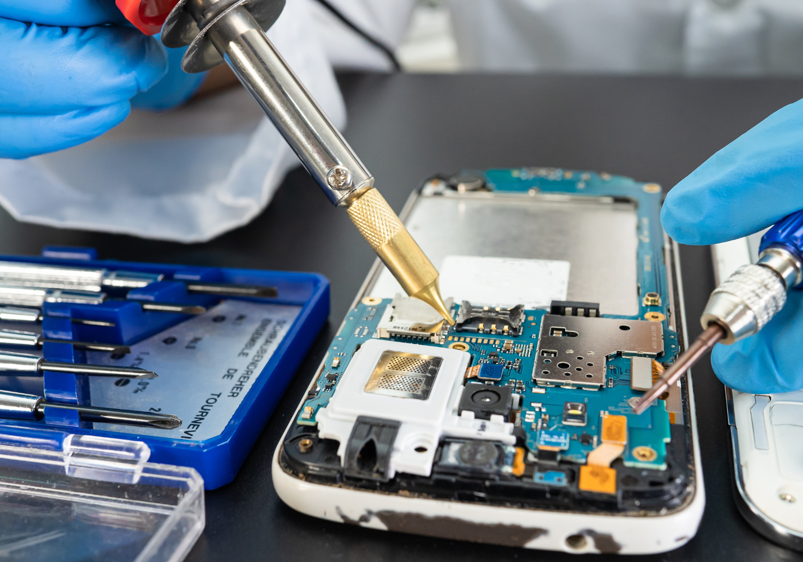 Read more about the article Samsung’s The Wall Elevates Automotive Design at Lucid Motors